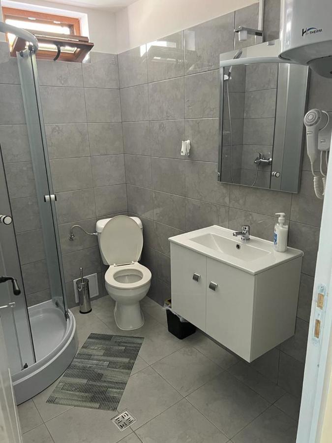 Băile HerculaneCasa Simionovアパートメント エクステリア 写真